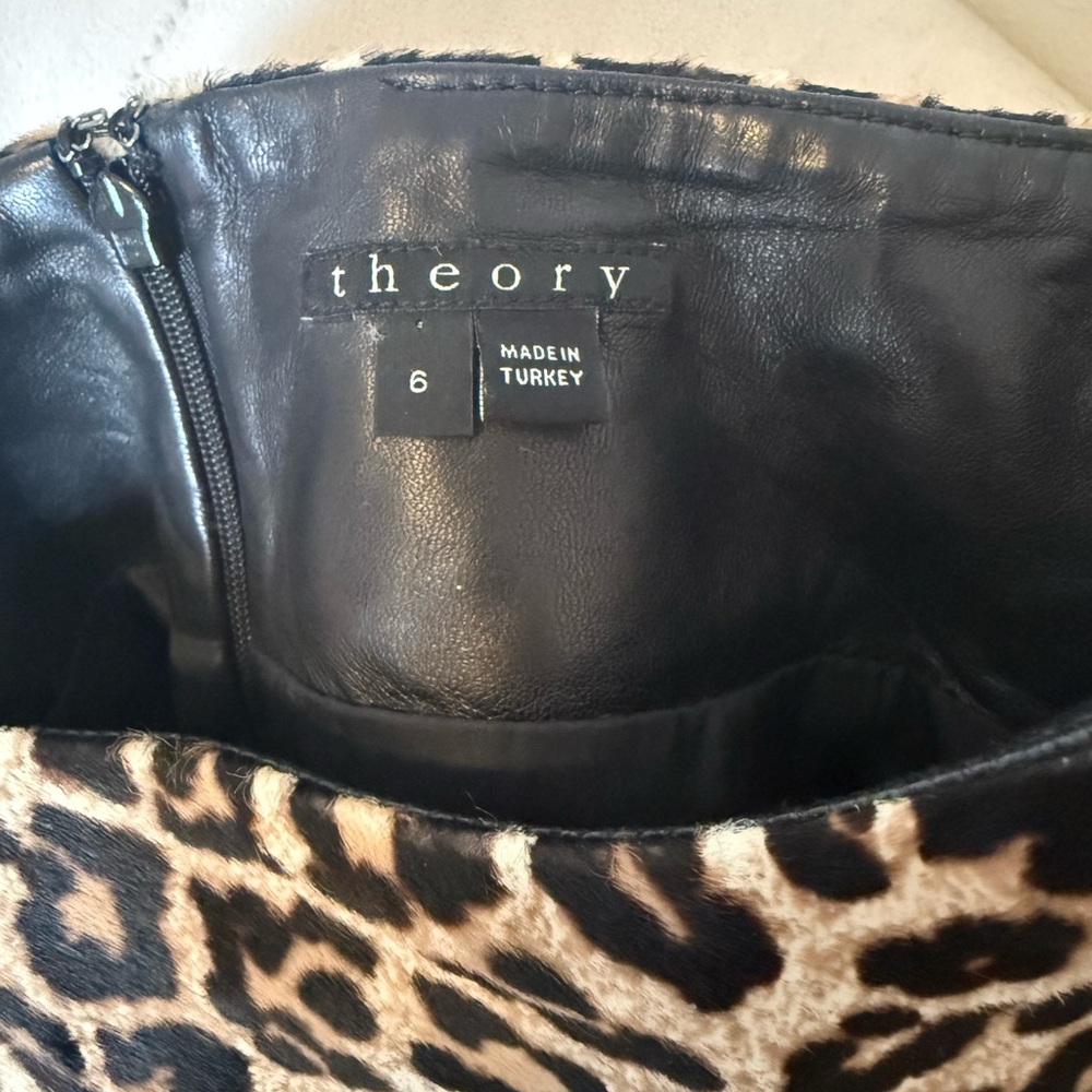 Never worn Theory leopard calf fur skirt size 6 - Picture 3 of 3